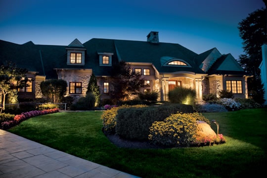 5 Easy Tips to Install LED Landscape Lighting Yourself