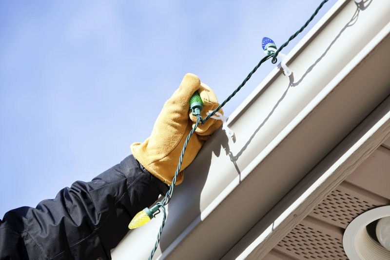 Tips for Safely Hanging Your Christmas Lights