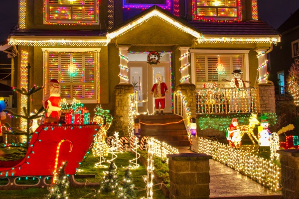 10 Christmas Light Tips to Save Time, Money, and (Possibly) Your Life