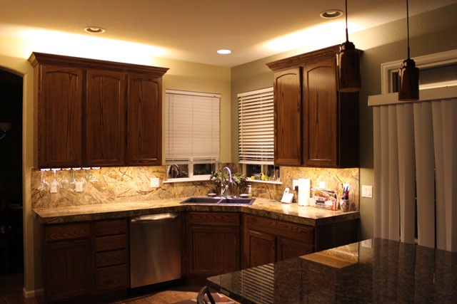 4 Types of Under Cabinet Lights for Lighting Up Your Kitchen